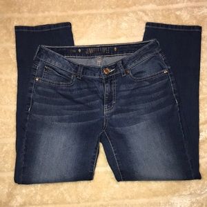 Jennifer Lopez Capri size 4 dark wash denim